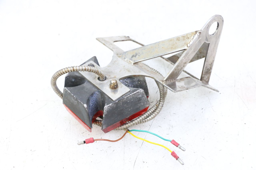 photo de LUZ TRASERA HONDA VT C2 SHADOW 750 (1997 - 2001) - Detalles de los puntos de fijación