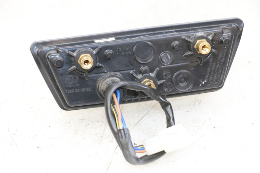 photo de LUZ TRASERA HUSQVARNA SVARTPILEN 401 (2018 - 2023) - Primer plano técnico