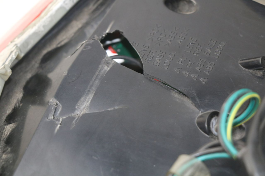 photo de LUZ TRASERA SYM JOYMAX 250 (2013 - 2017) - Primer plano técnico