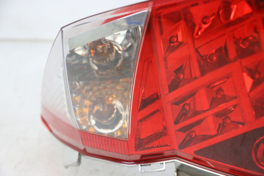 photo de LUZ TRASERA SYM JOYMAX 125 (2010 - 2017) - Inspección visual detallada