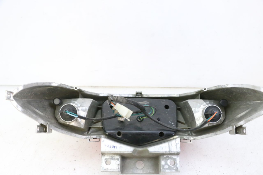 photo de LUZ TRASERA SYM JOYMAX 125 (2010 - 2017) - Estado de la superficie y material