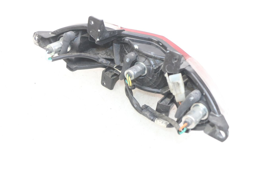 photo de FARO TRASERO PEUGEOT KISBEE 2T 50 (2010 - 2017) - Zoom estado de uso