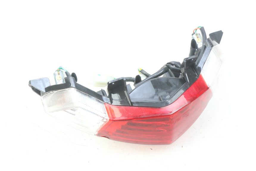 photo de LUZ TRASERA PEUGEOT KISBEE 4T 50 (2010 - 2017) - Detalle de la pieza