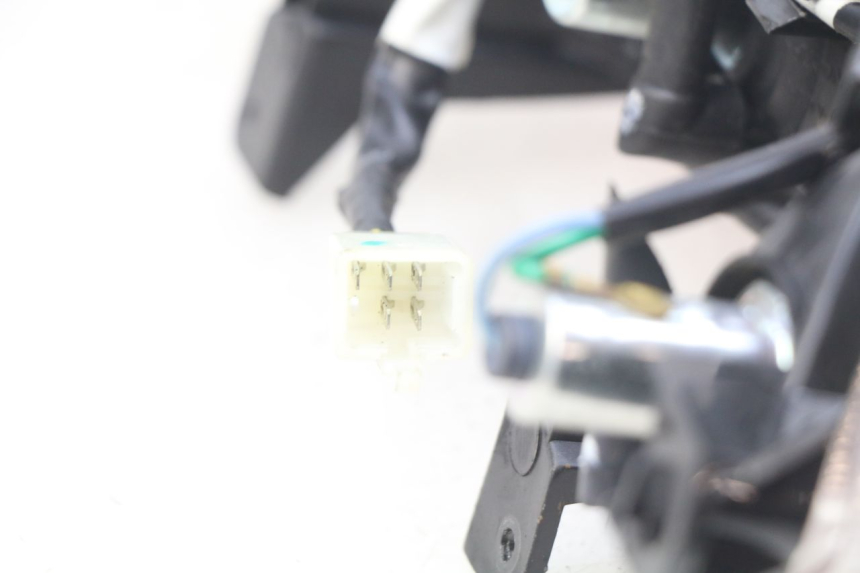 photo de LUZ TRASERA PEUGEOT KISBEE 4T 50 (2010 - 2017) - Zoom estado de uso