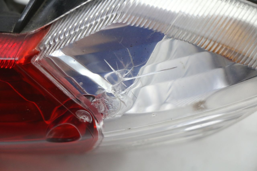 photo de LUZ TRASERA PEUGEOT KISBEE 4T 50 (2010 - 2017) - Primer plano técnico