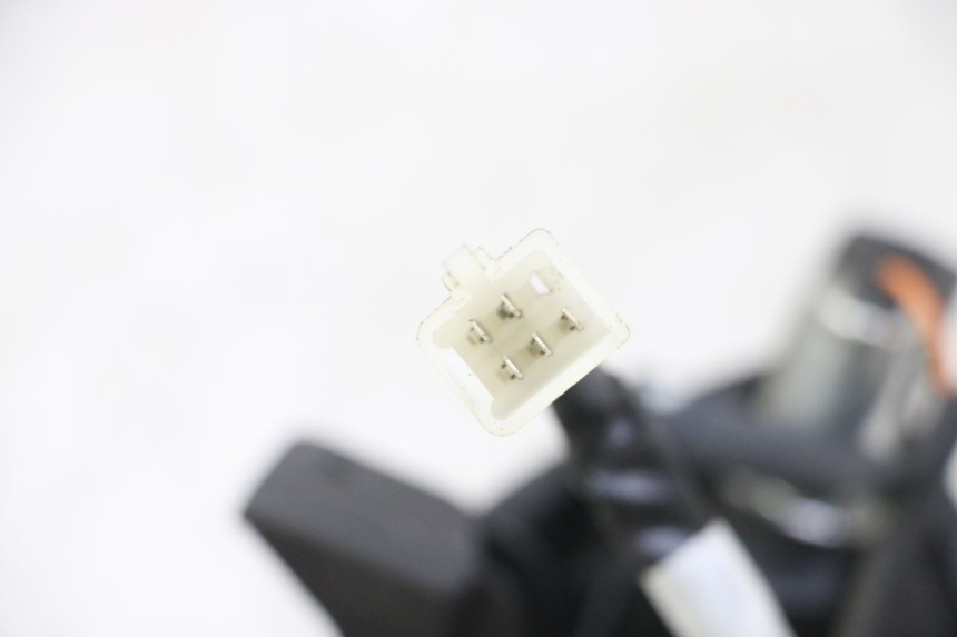 photo de FARO TRASERO PEUGEOT KISBEE 4T 50 (2018 - 2022) - Zoom estado de uso