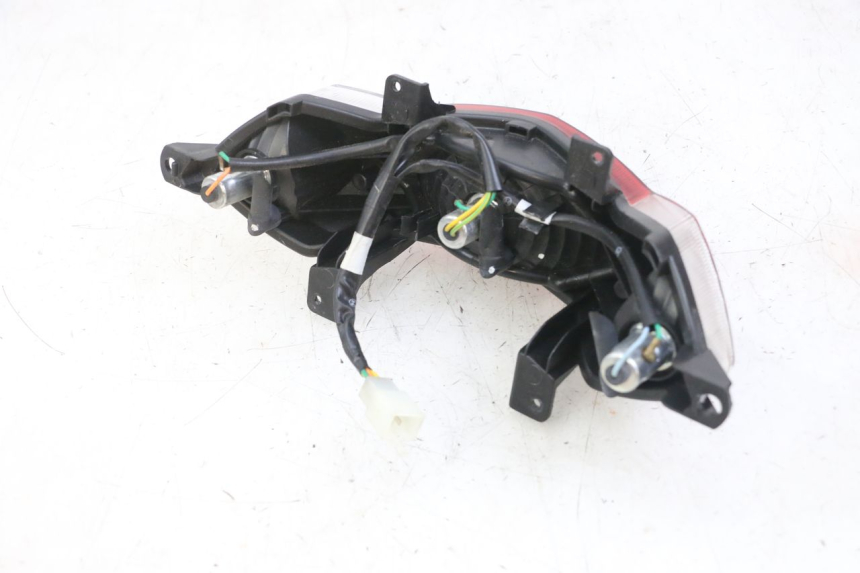 photo de FARO TRASERO PEUGEOT KISBEE 4T 50 (2018 - 2022) - Otra perspectiva