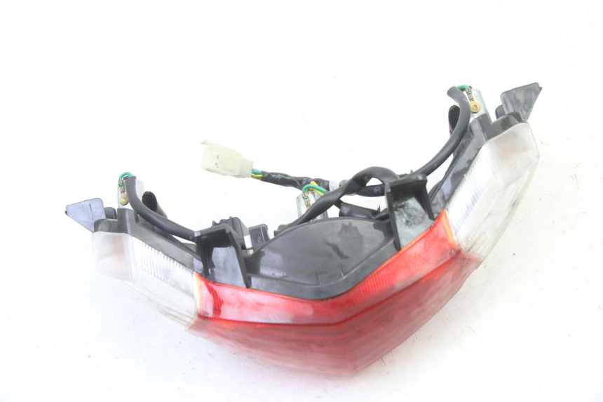 photo de FARO TRASERO PEUGEOT KISBEE 4T 50 (2018 - 2022) - Primer plano técnico