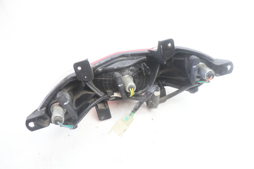 photo de FARO TRASERO PEUGEOT KISBEE 4T 50 (2018 - 2022) - Primer plano técnico