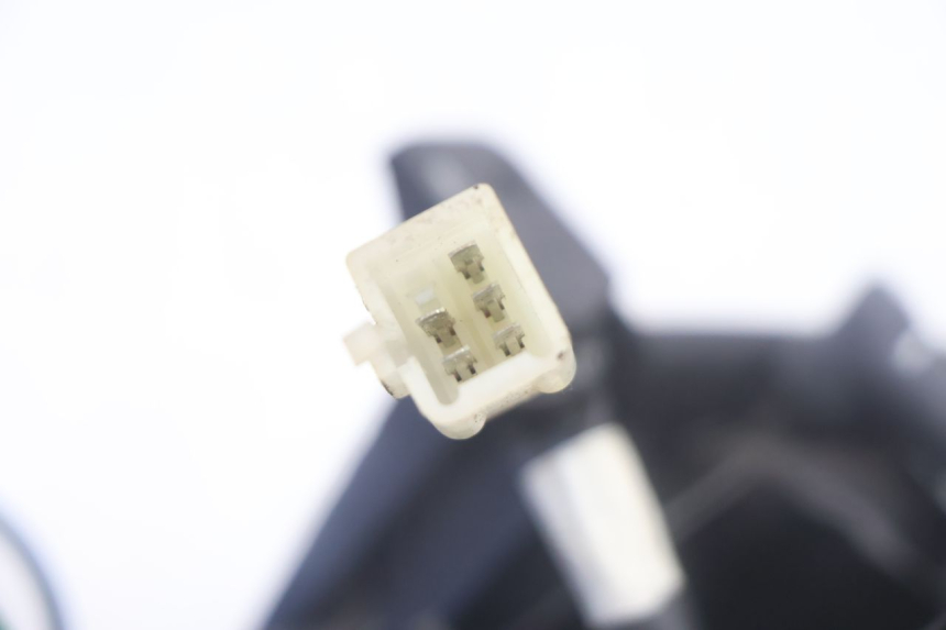 photo de FARO TRASERO PEUGEOT KISBEE 4T 50 (2018 - 2022) - Estado de la superficie y material