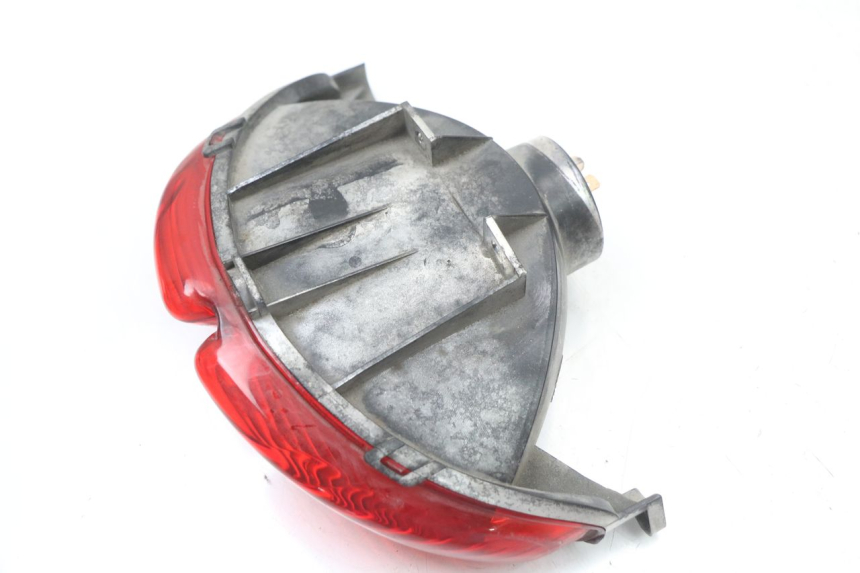 photo de LUZ TRASERA RENAULT KOURANOS 125 (2001 - 2004) - Primer plano técnico