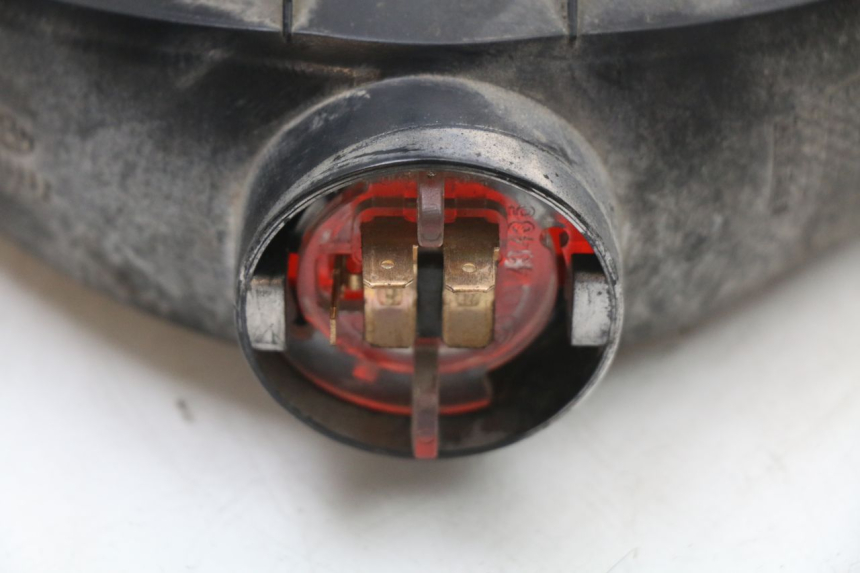 photo de LUZ TRASERA RENAULT KOURANOS 125 (2001 - 2004) - Detalles de los puntos de fijación