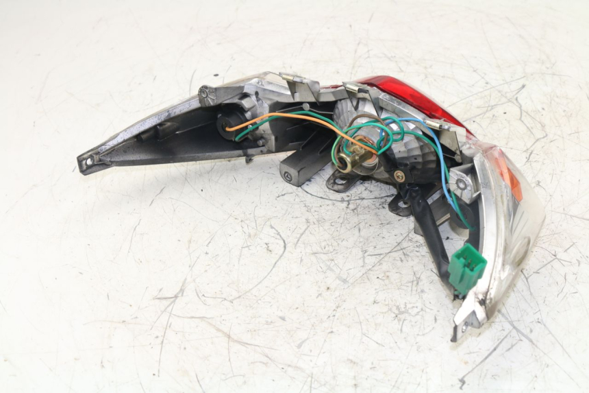 photo de LUZ TRASERA KYMCO AGILITY RS 4T 50 (2009 - 2013) - Otra perspectiva