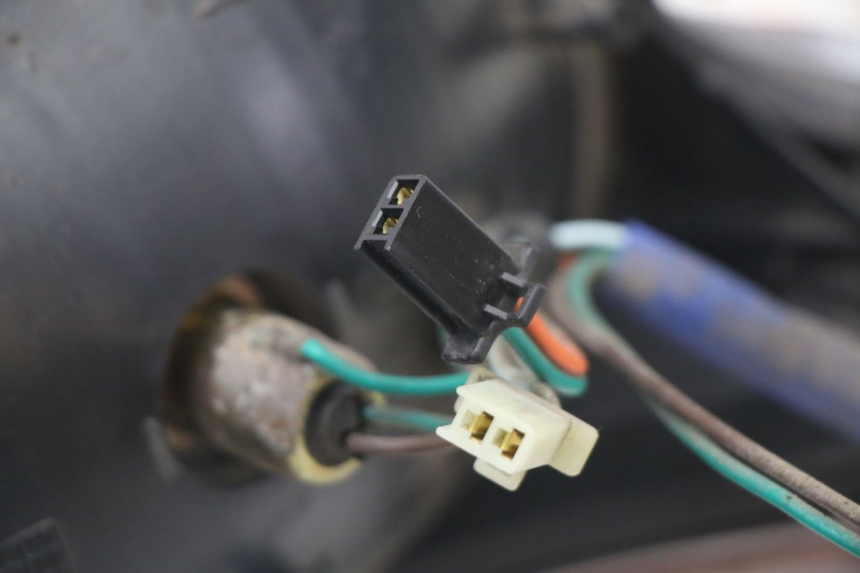 photo de LUZ TRASERA KYMCO GRAND DINK 125 (2008 - 2014) - Detalles de los puntos de fijación