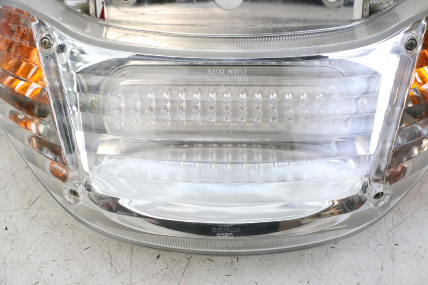 photo de LUZ TRASERA KYMCO XCITING 500 (2007 - 2010) - Zoom estado de uso