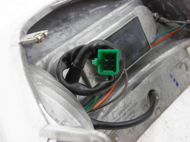 photo de LUZ TRASERA KYMCO XCITING RI ABS 500 (2010) - Estado de la superficie y material