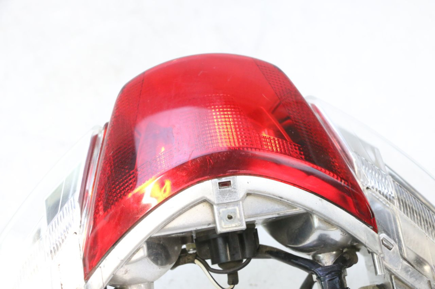 photo de LUZ TRASERA PIAGGIO LIBERTY IGET 4T 50 (2015 - 2020) - Primer plano técnico