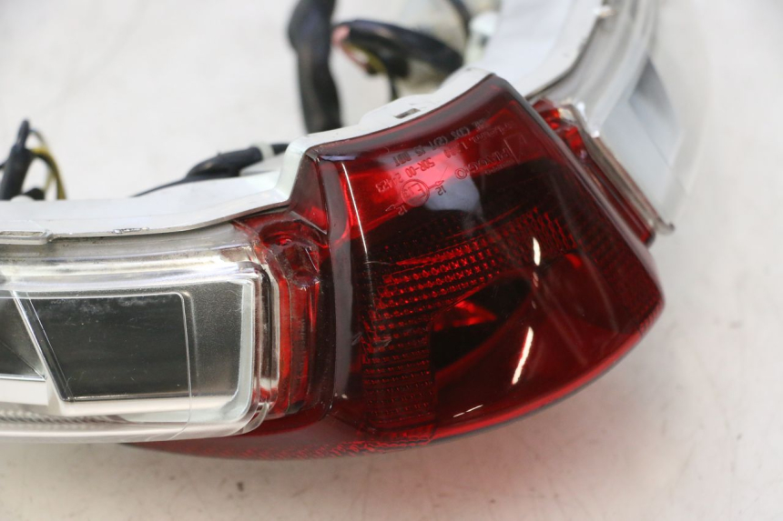 photo de LUZ TRASERA PIAGGIO LIBERTY IGET 4T 50 (2015 - 2020) - Estado de la superficie y material