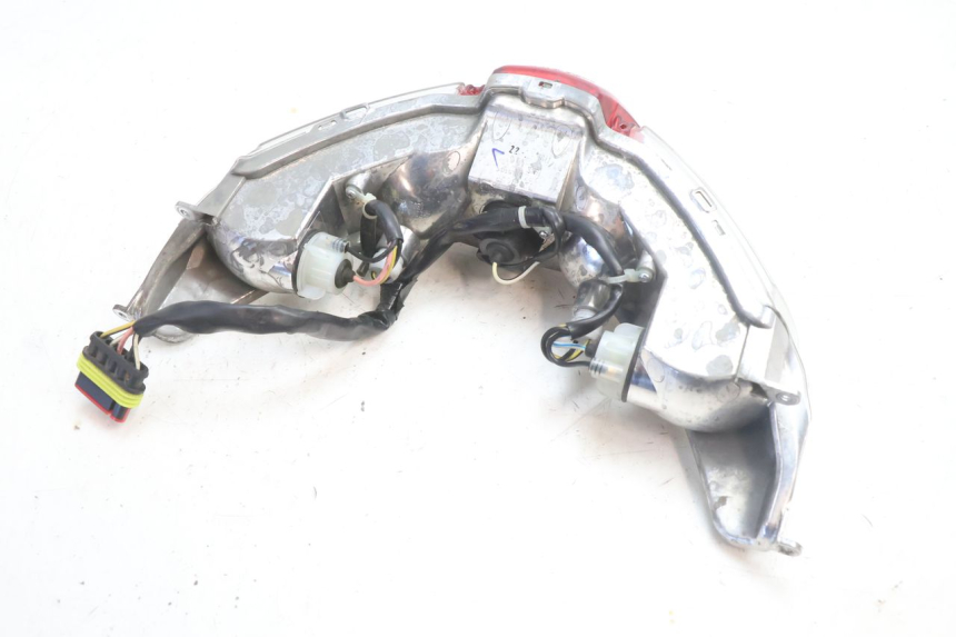 photo de LUZ TRASERA PIAGGIO LIBERTY IGET 4T 50 (2021 - 2025) - Otra perspectiva