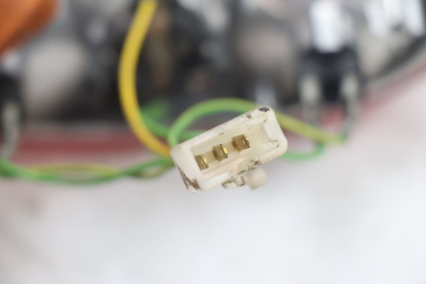photo de LUZ TRASERA PEUGEOT LUDIX PRO 2T 50 (2010 - 2017) - Primer plano técnico