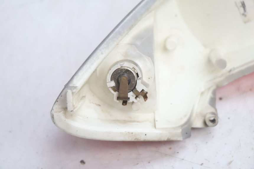 photo de LUZ TRASERA MBK MACH G AC 50 (2002 - 2014) - Detalles de los puntos de fijación