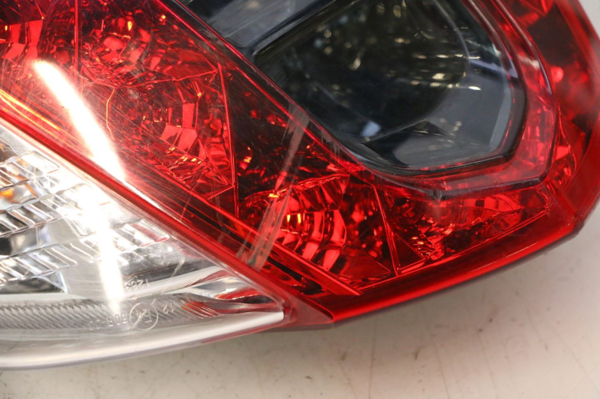 photo de LUZ TRASERA KYMCO MOVIE S 125 (2009 - 2018) - Recambio usado revisado
