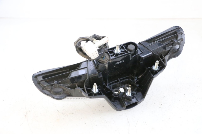 photo de LUZ TRASERA YAMAHA NEO'S CORE 1 (2022 - 2026) - Primer plano técnico