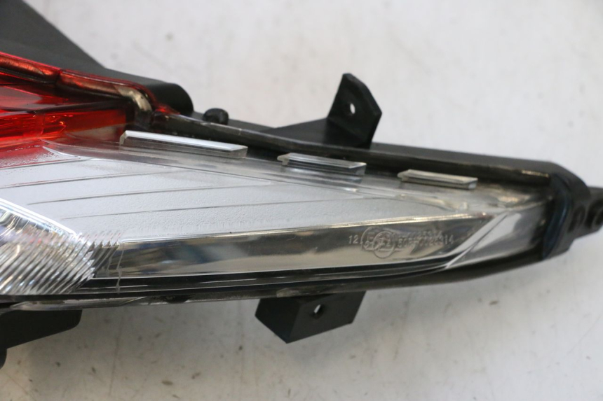 photo de LUZ TRASERA KYMCO LIKE 4T 50 (2019 - 2025) - Estado de la superficie y material