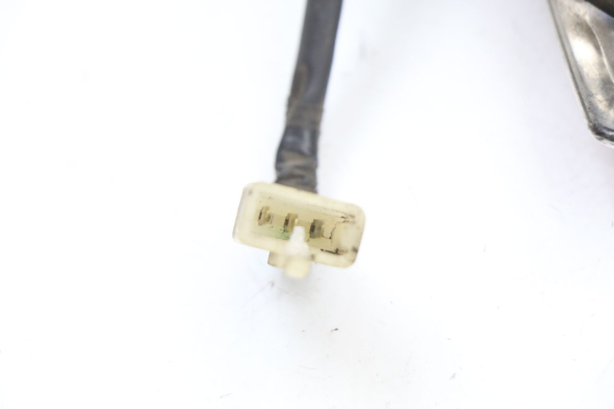 photo de LUZ TRASERA PIAGGIO NEW TYPHOON 50 (2018 - 2021) - Detalles de los puntos de fijación