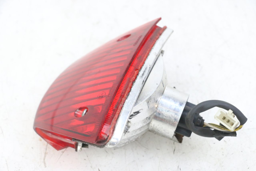 photo de LUZ TRASERA PIAGGIO NEW TYPHOON 50 (2018 - 2021) - Primer plano técnico