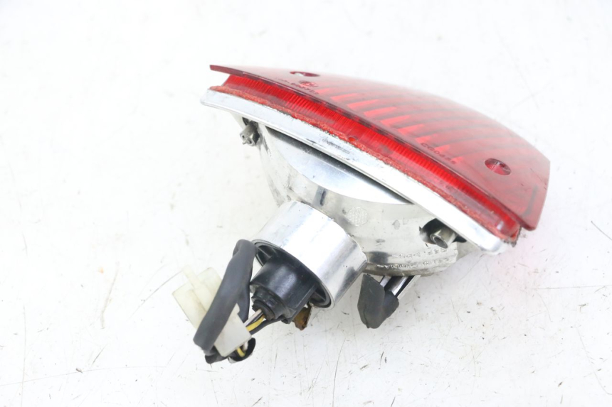 photo de LUZ TRASERA PIAGGIO NEW TYPHOON 50 (2018 - 2021) - Detalles de los puntos de fijación