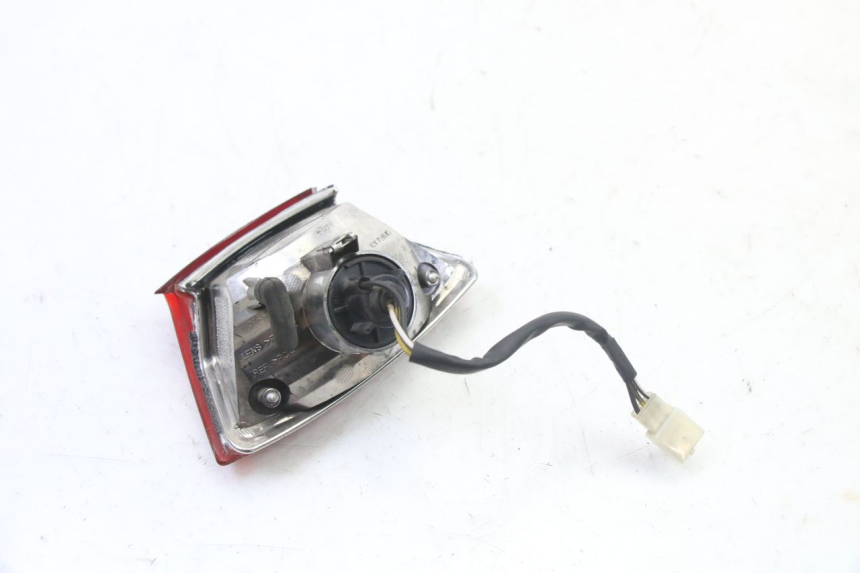 photo de LUZ TRASERA PIAGGIO NEW TYPHOON 50 (2018 - 2021) - Detalles de los puntos de fijación