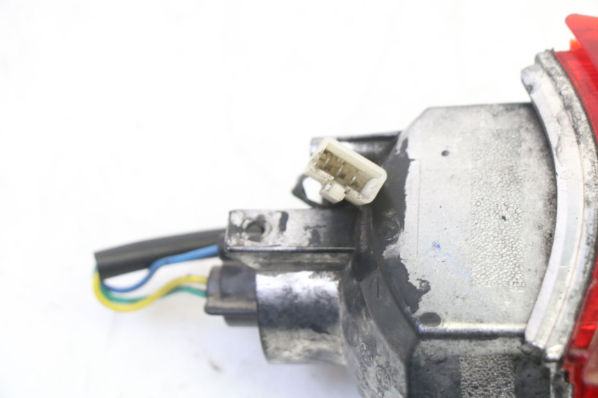 photo de LUZ TRASERA PIAGGIO NEW TYPHOON 50 (2010 - 2017) - Otra perspectiva