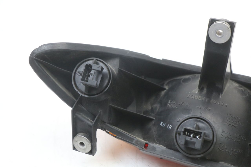 photo de FARO TRASERO HONDA NTV DEAUVILLE 650 (1998 - 2001) - Detalles de los puntos de fijación