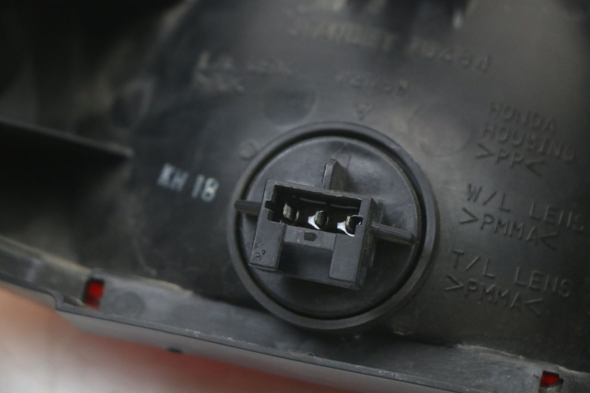 photo de FARO TRASERO HONDA NTV DEAUVILLE 650 (1998 - 2001) - Recambio usado revisado