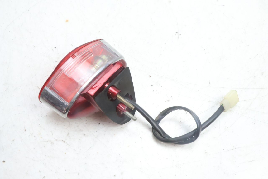 photo de LUZ TRASERA JM MOTORS OLDIES 4T 50 (2010 - 2020) - Detalles de los puntos de fijación