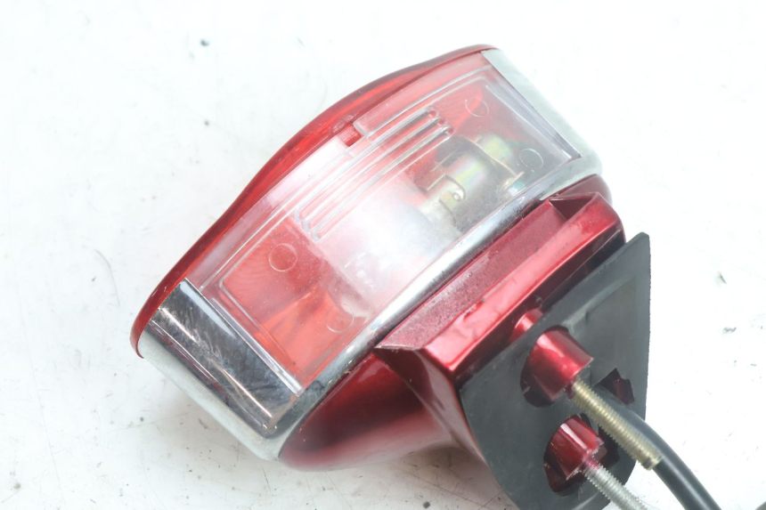 photo de LUZ TRASERA JM MOTORS OLDIES 4T 50 (2010 - 2020) - Estado de la superficie y material