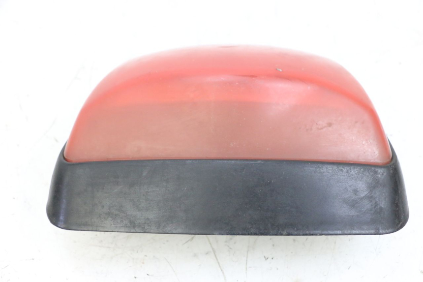 photo de LUZ TRASERA JM MOTORS OLDIES GT 4T 50 (2018 - 2025) - Detalles de los puntos de fijación