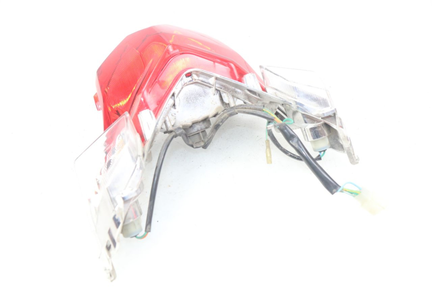 photo de LUZ TRASERA SYM ORBIT III 3 4T 50 (2018 - 2021) - Detalles de los puntos de fijación