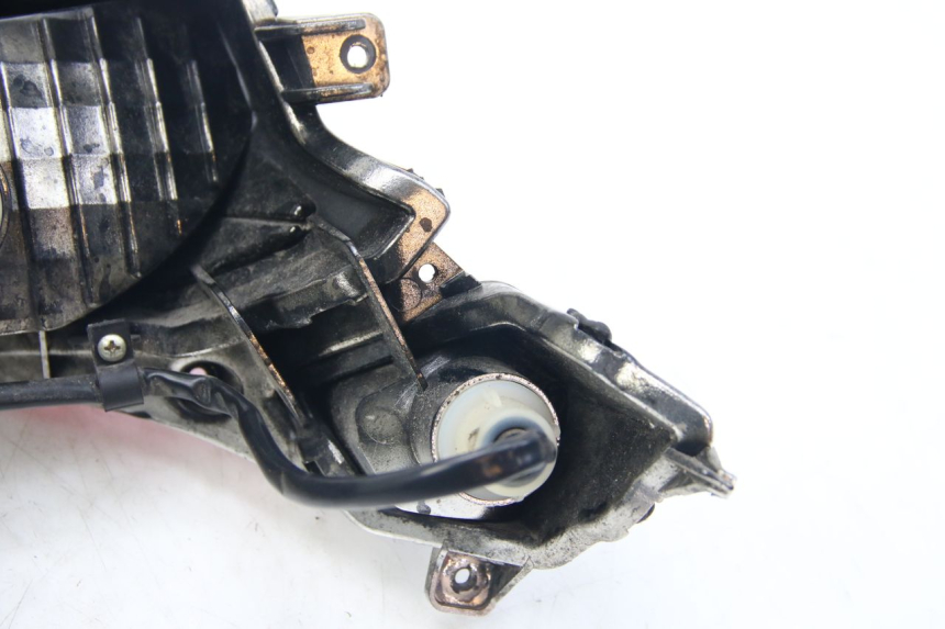 photo de LUZ TRASERA SYM ORBIT III 3 4T 50 (2021 - 2025) - Estado de la superficie y material