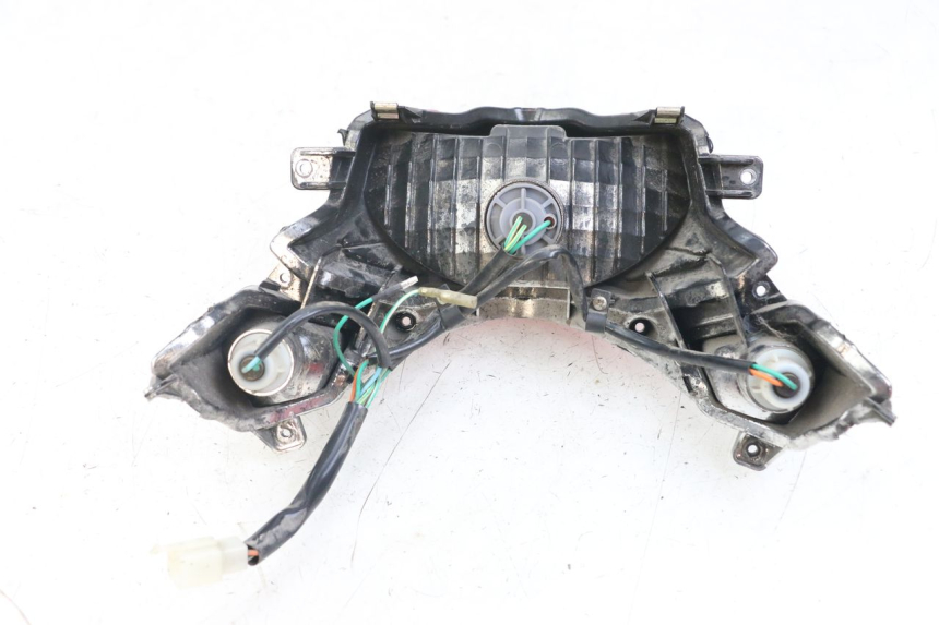 photo de LUZ TRASERA SYM ORBIT III 3 4T 50 (2018 - 2021) - Estado de la superficie y material