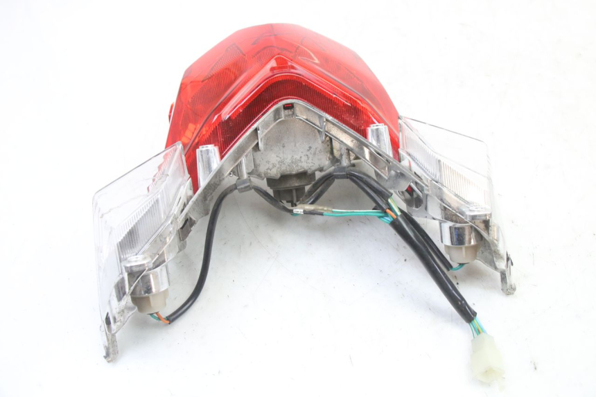 photo de LUZ TRASERA SYM ORBIT III 3 4T 50 (2021 - 2025) - Estado de la superficie y material