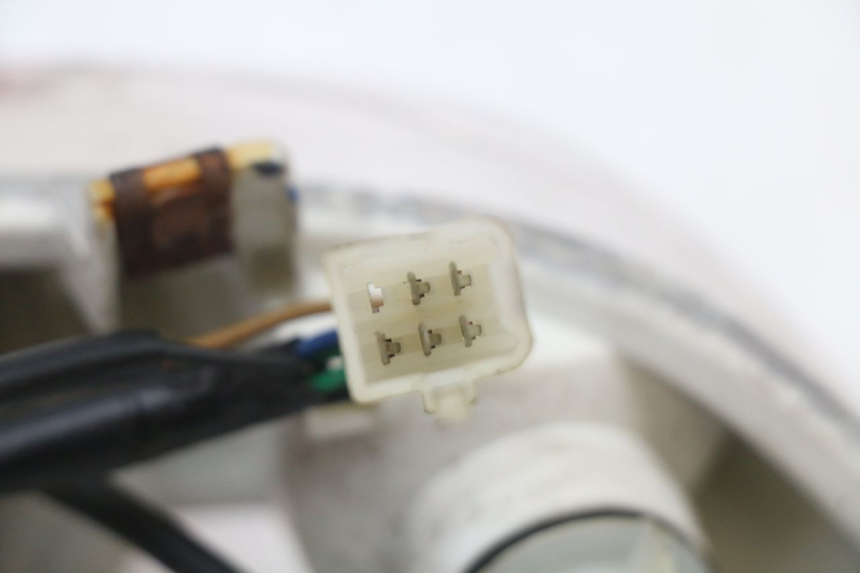 photo de LUZ TRASERA MBK OVETTO ONE 2T 50 (2013 - 2017) - Estado de la superficie y material