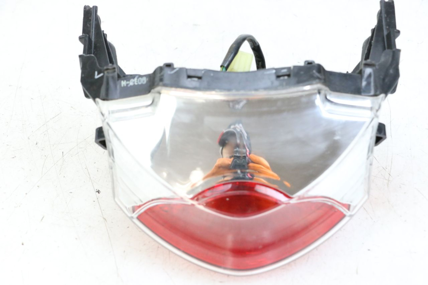 photo de LUZ TRASERA HONDA PCX (JF47) 125 (2012 - 2013) - Otra perspectiva