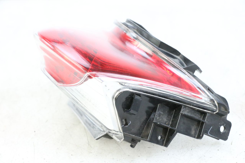 photo de LUZ TRASERA HONDA PCX (JF47) 125 (2012 - 2013) - Detalles de los puntos de fijación