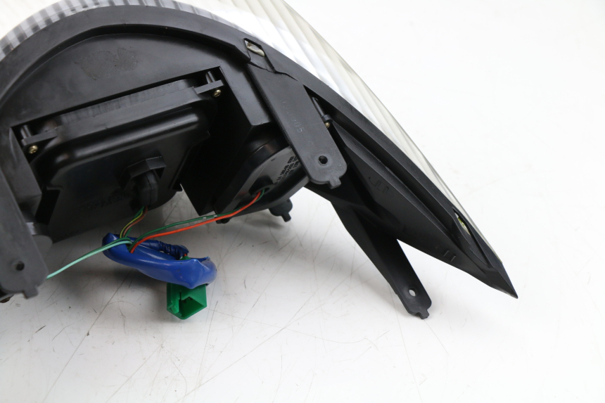 photo de LUZ TRASERA KYMCO PEOPLE S 125 (2000 - 2008) - Zoom calidad de ocasión