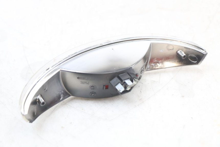 photo de LUZ TRASERA PEUGEOT ELYSTAR 50 (2002 - 2014) - Primer plano técnico