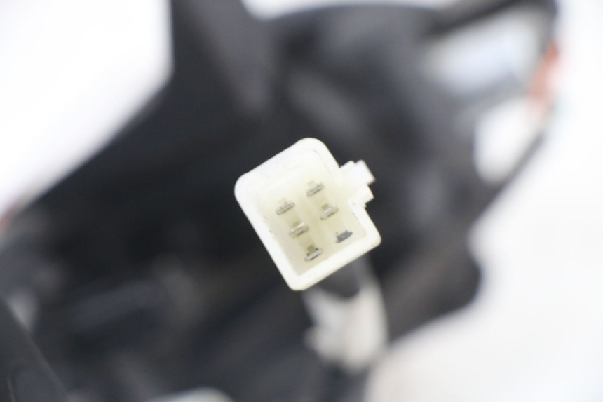 photo de FARO TRASERO PEUGEOT KISBEE 4T 50 (2018 - 2022) - Marcados y referencias originales