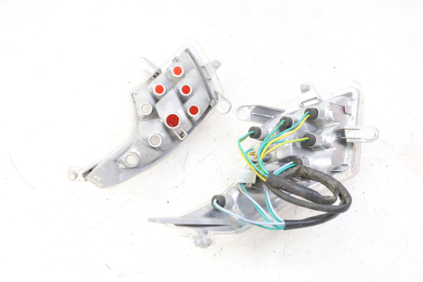 photo de LUZ TRASERA PEUGEOT VIVACITY 125 (2010 - 2017) - Zoom estado de uso