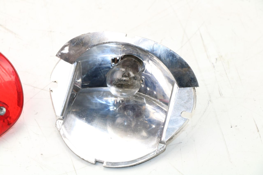 photo de LUZ TRASERA PIAGGIO LIBERTY 2T 50 (2009 - 2013) - Zoom estado de uso